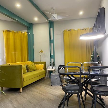 Apartamento Deluxe El Avion Apartment อัลกาลาเดเอนาเรส ภายนอก รูปภาพ