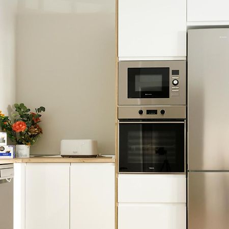Apartamento Deluxe El Avion Apartment อัลกาลาเดเอนาเรส ภายนอก รูปภาพ