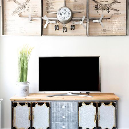 Apartamento Deluxe El Avion Apartment อัลกาลาเดเอนาเรส ภายนอก รูปภาพ